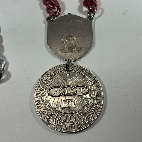 Vintage Oddfellows IOOF‎ FLT Inside Guardian Medallion Aluminum Necklace Cord - Picture 3 of 3